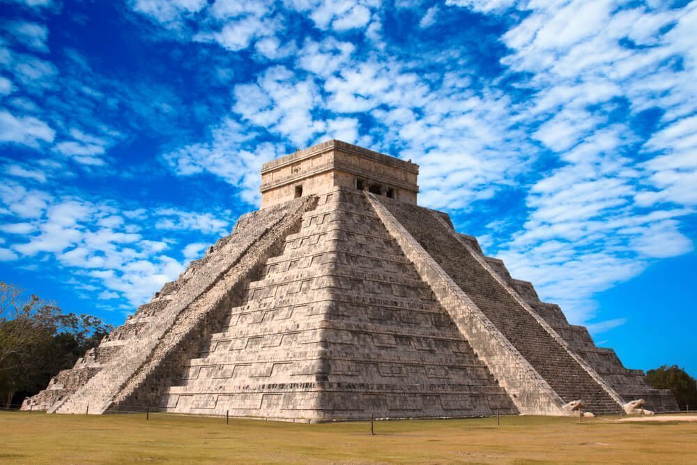 Mexico - Mayan pyramid in Chichen-Itza